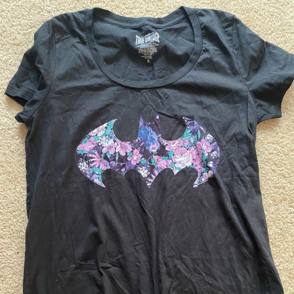 Torrid True Vintage Batman flower tshirt size 0